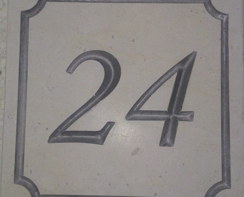numero-civico-24